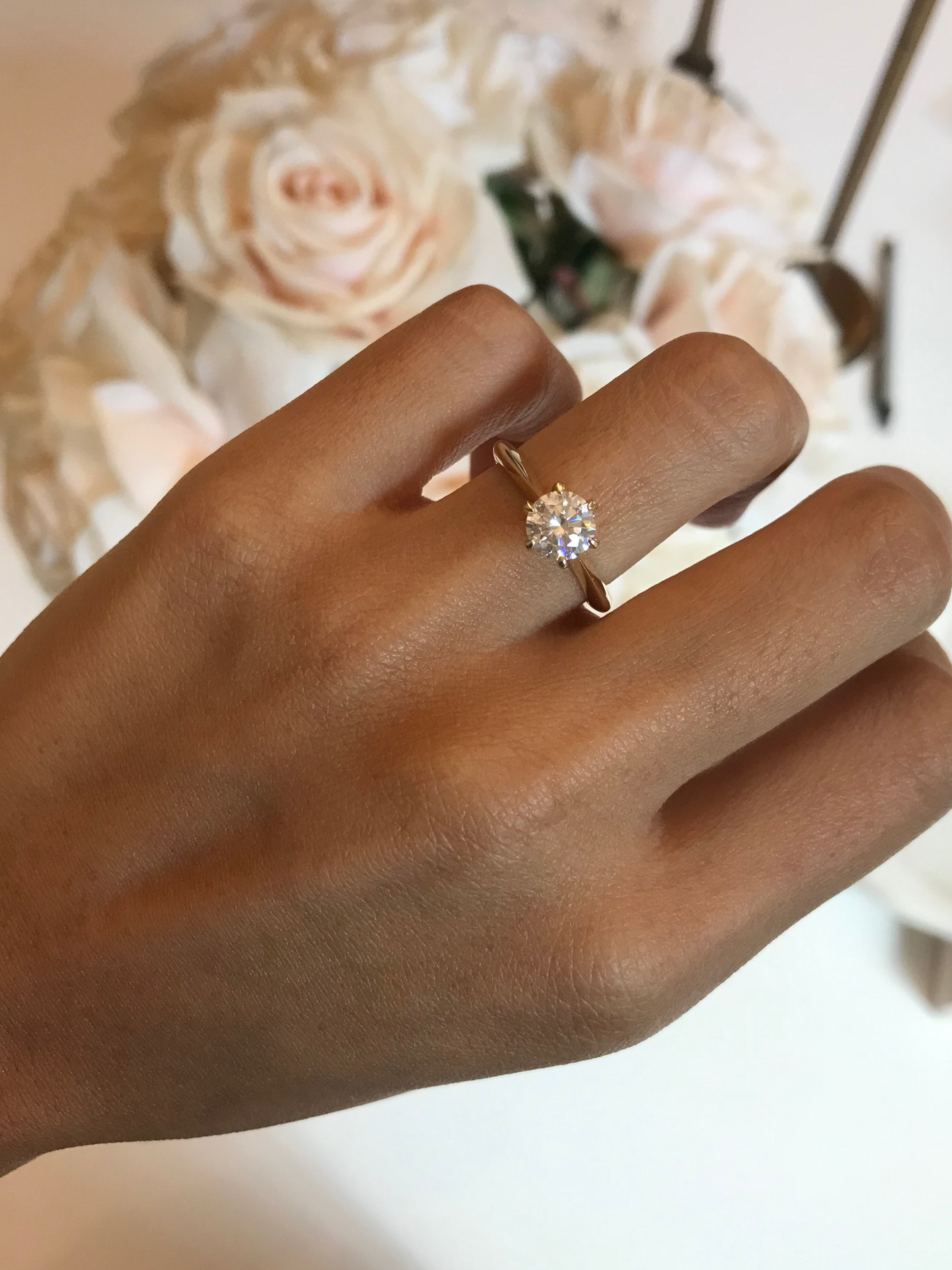 Pieza Única! Anillo Round Golden 1ct Moissanite T=7