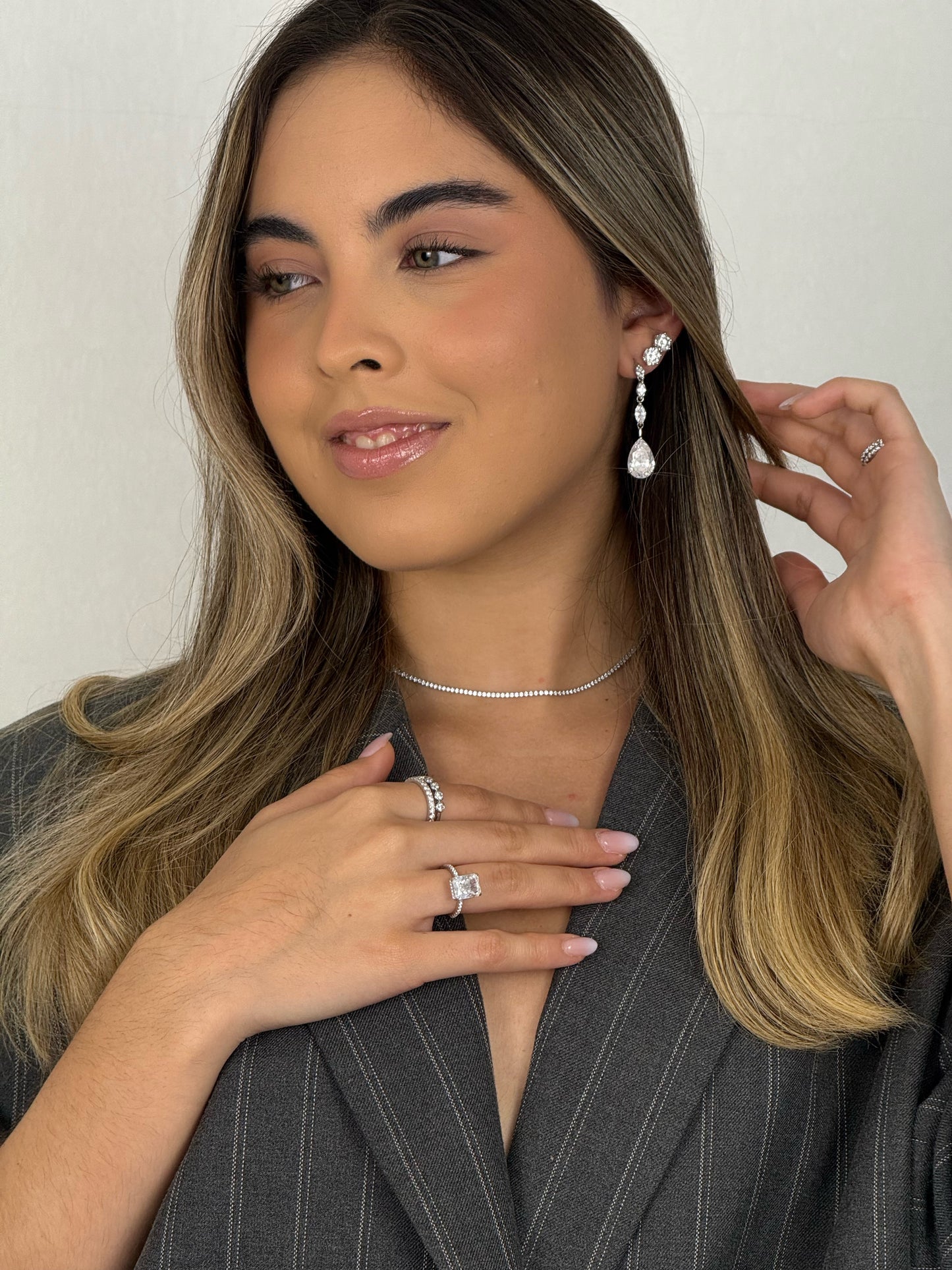 Aretes Full White Drop