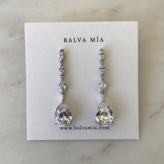 Aretes Full White Drop