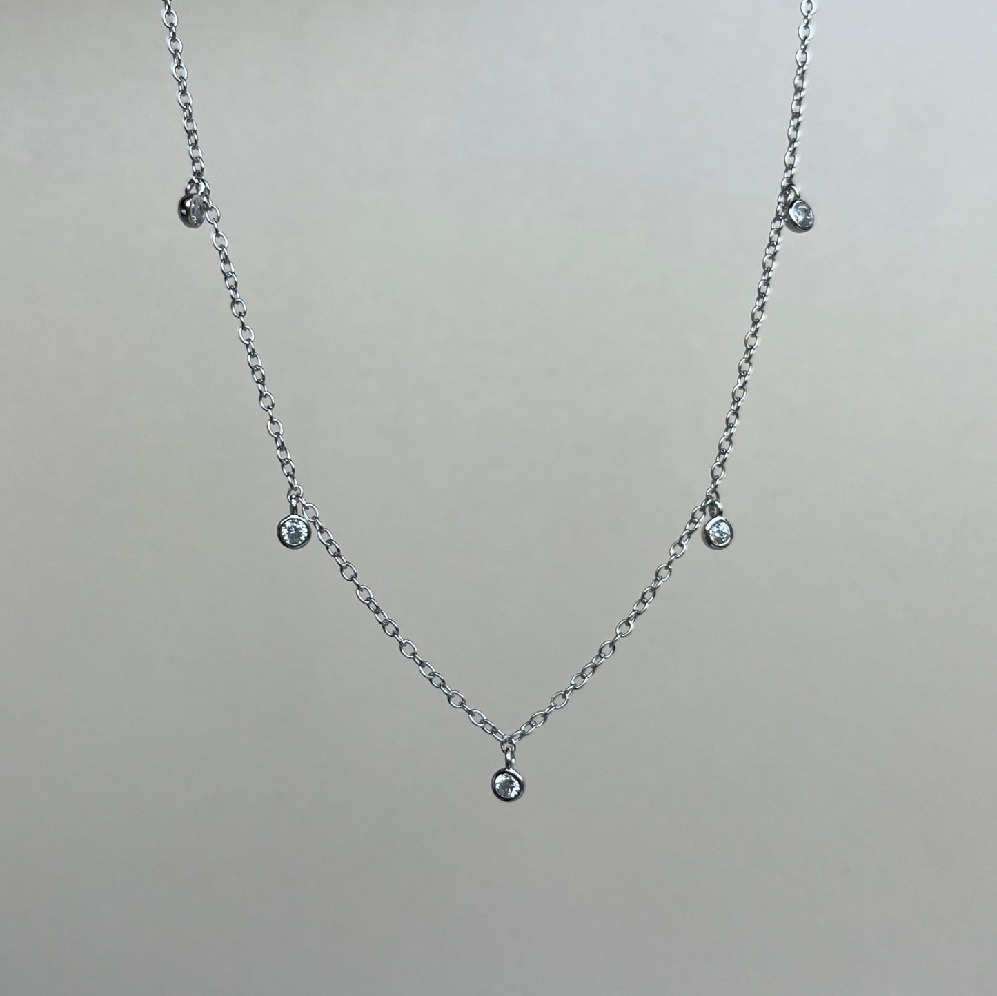 Collar Silver White Diamond Drops