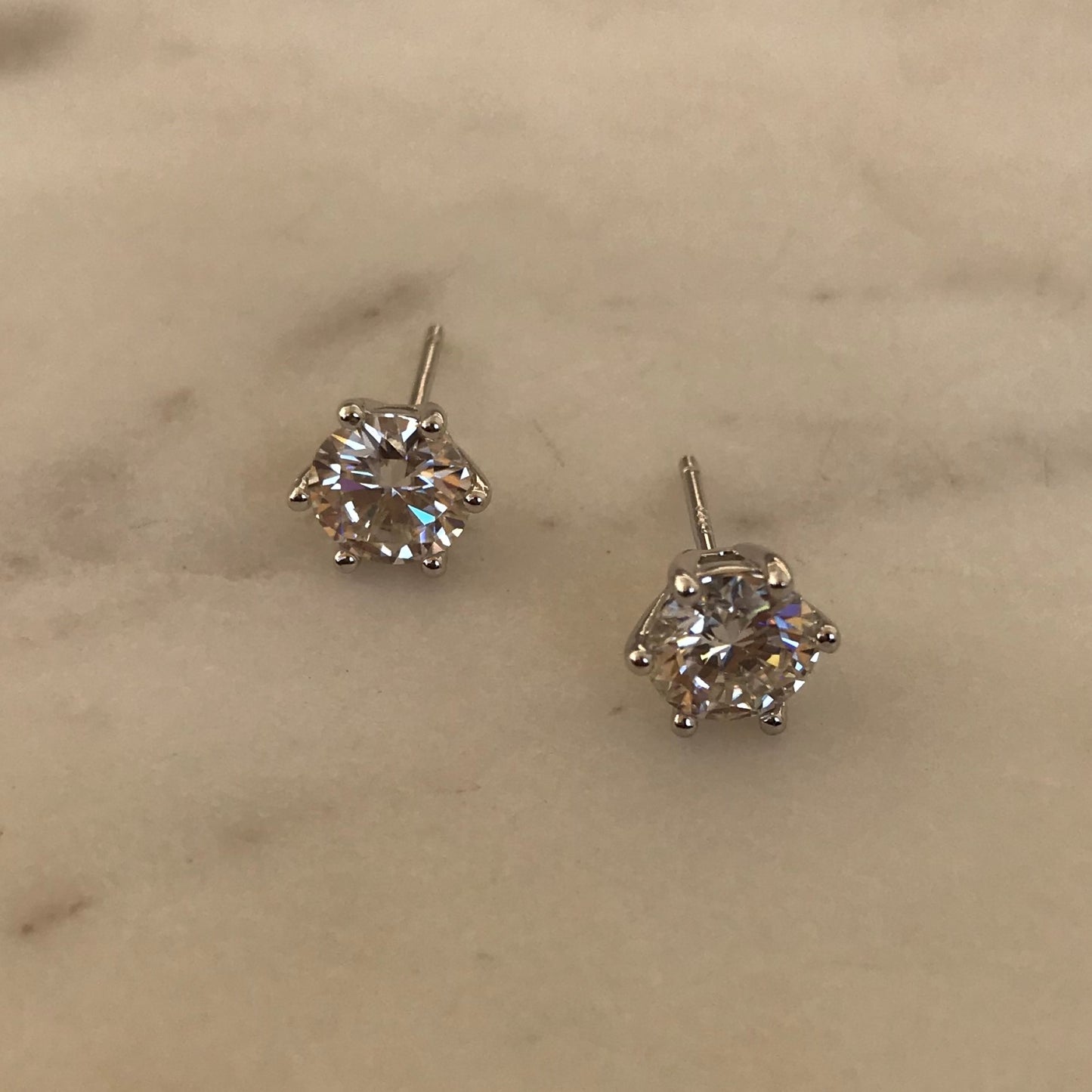 BEST SELLER! Aretes Round Moissanite 1CT