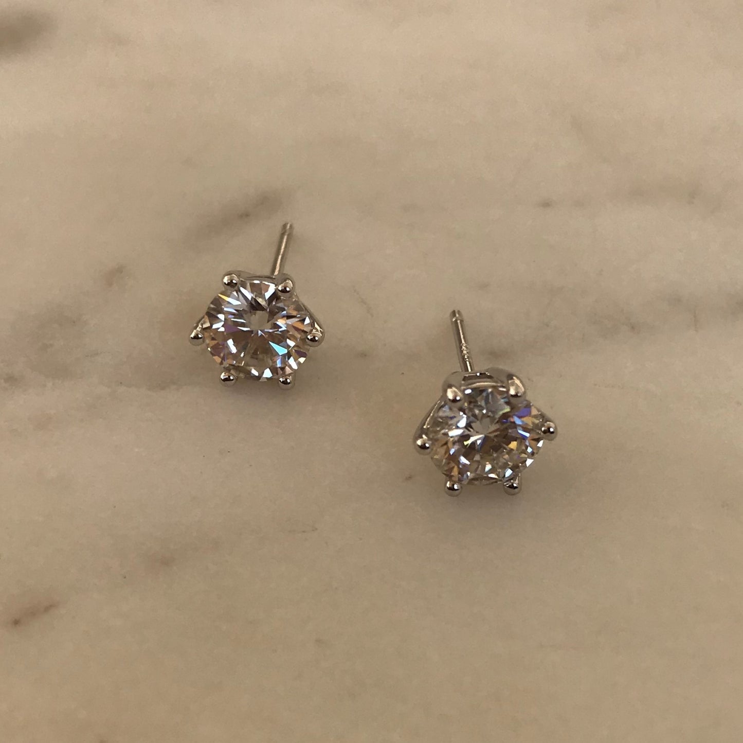 BEST SELLER! Aretes Round Moissanite 1CT