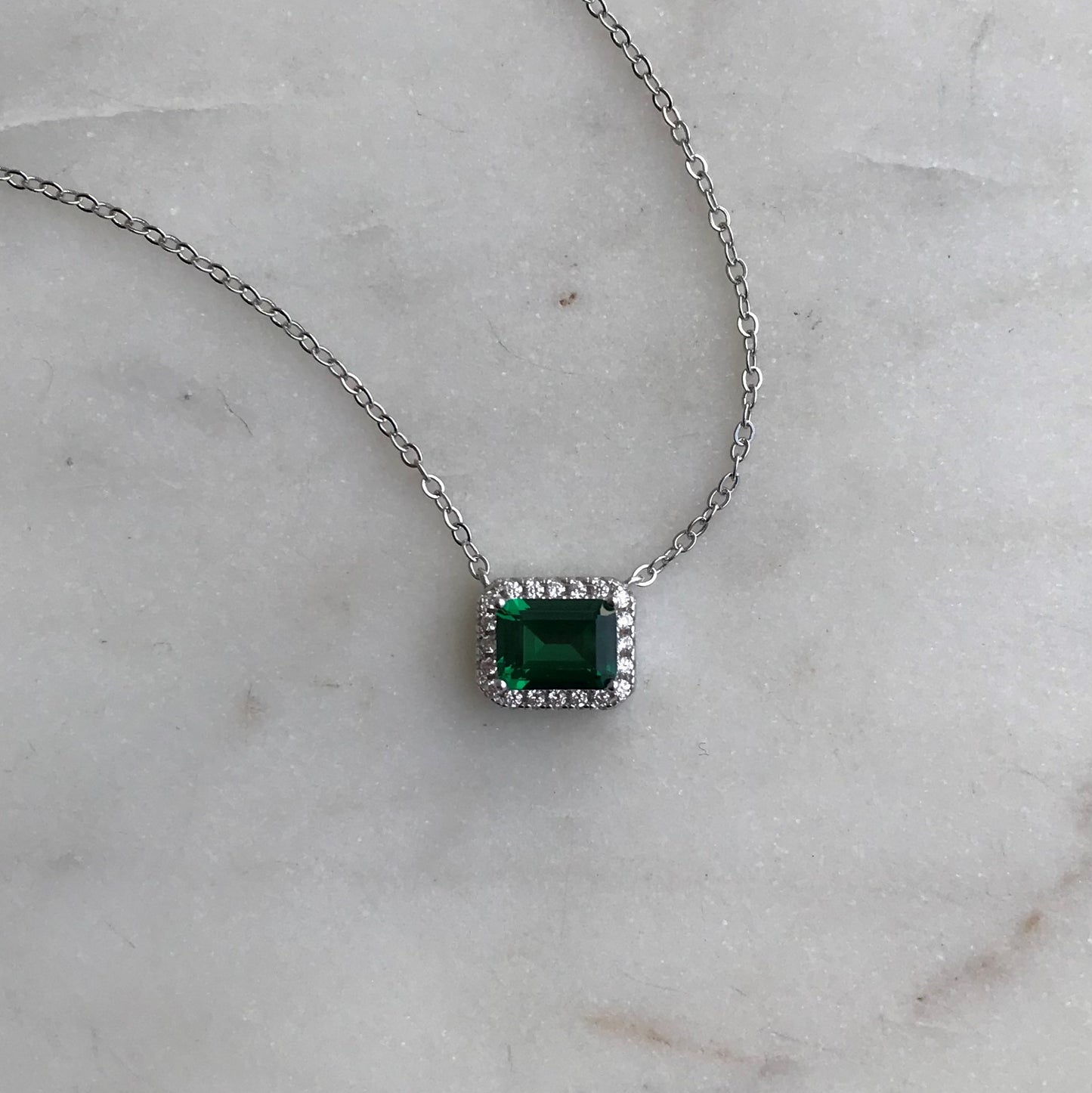 Collar Emerald SEL (Top Picks Mariana Rdz)