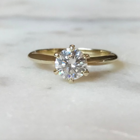 Pieza Única! Anillo Round Golden 1ct Moissanite T=7