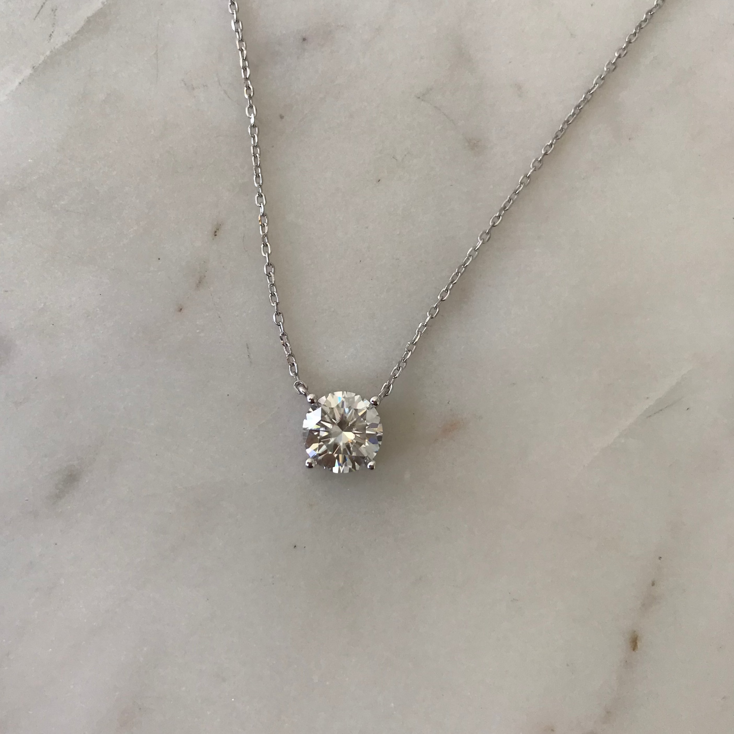 NEW!  Collar Round Moissanite 2ct