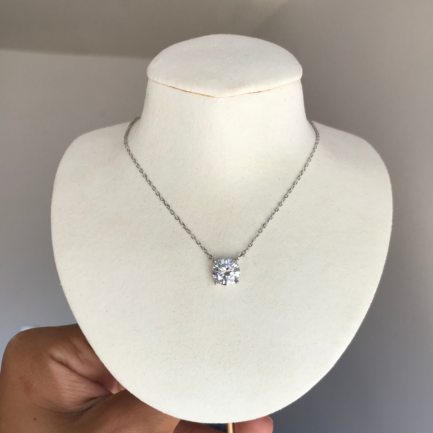 NEW!  Collar Round Moissanite 2ct