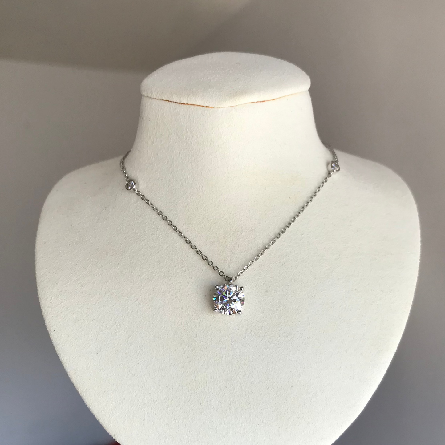 NEW!  Collar Round Moissanite 2ct & minis