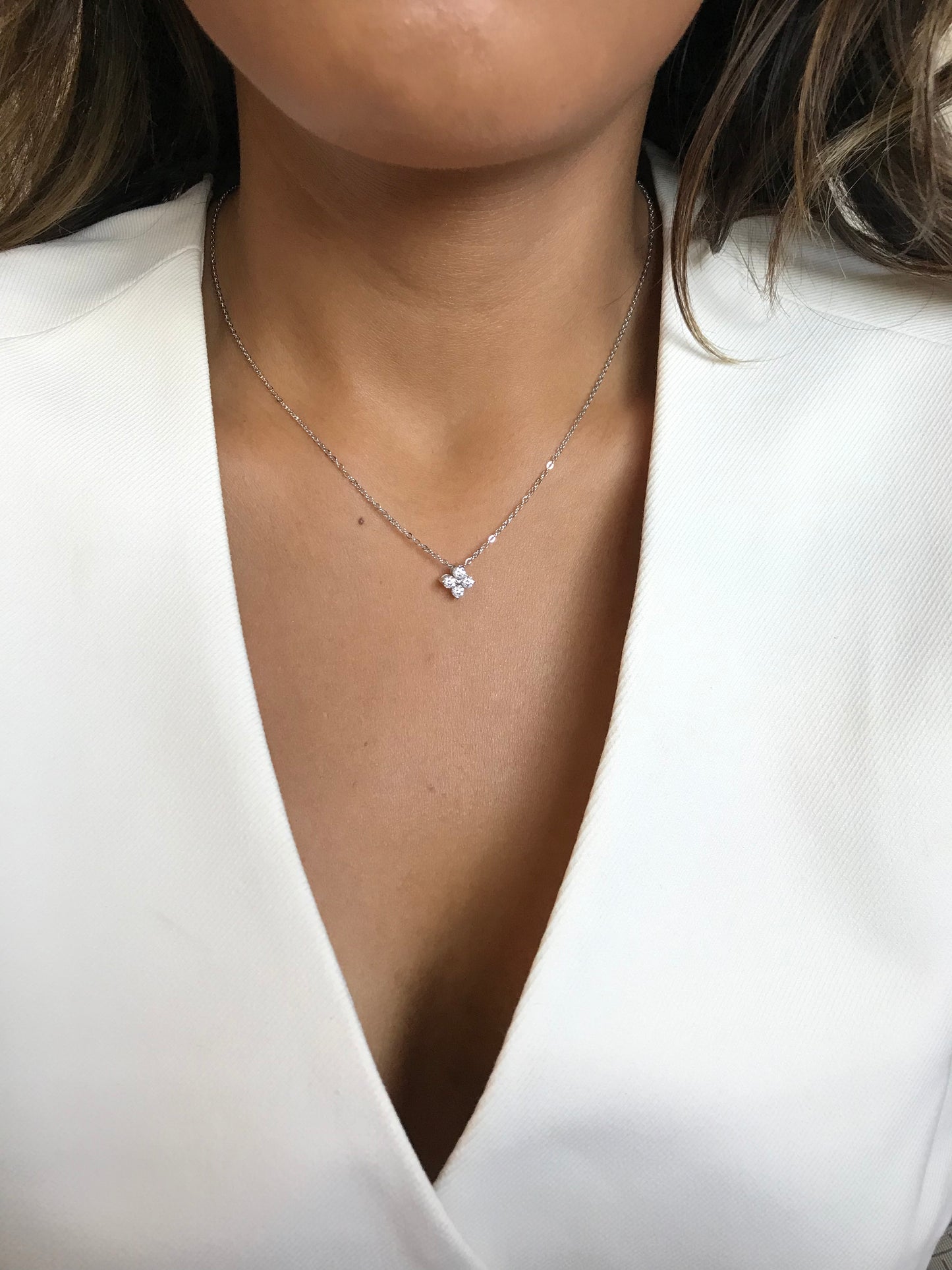 NEW!  Collar Mini Blossom Moissanite