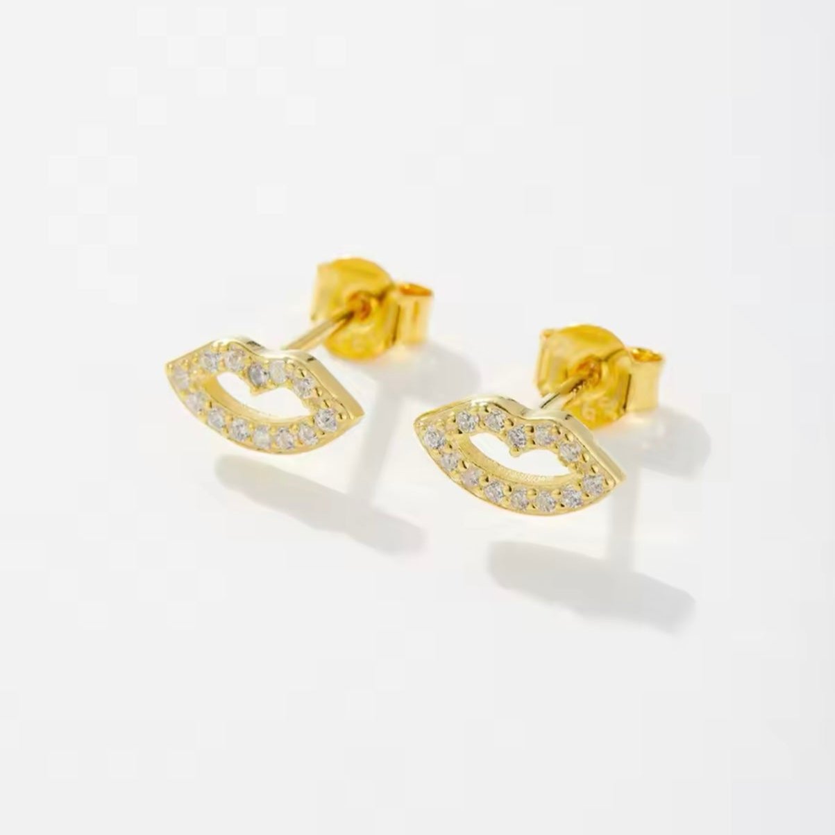 NEW!  Aretes Golden Kiss