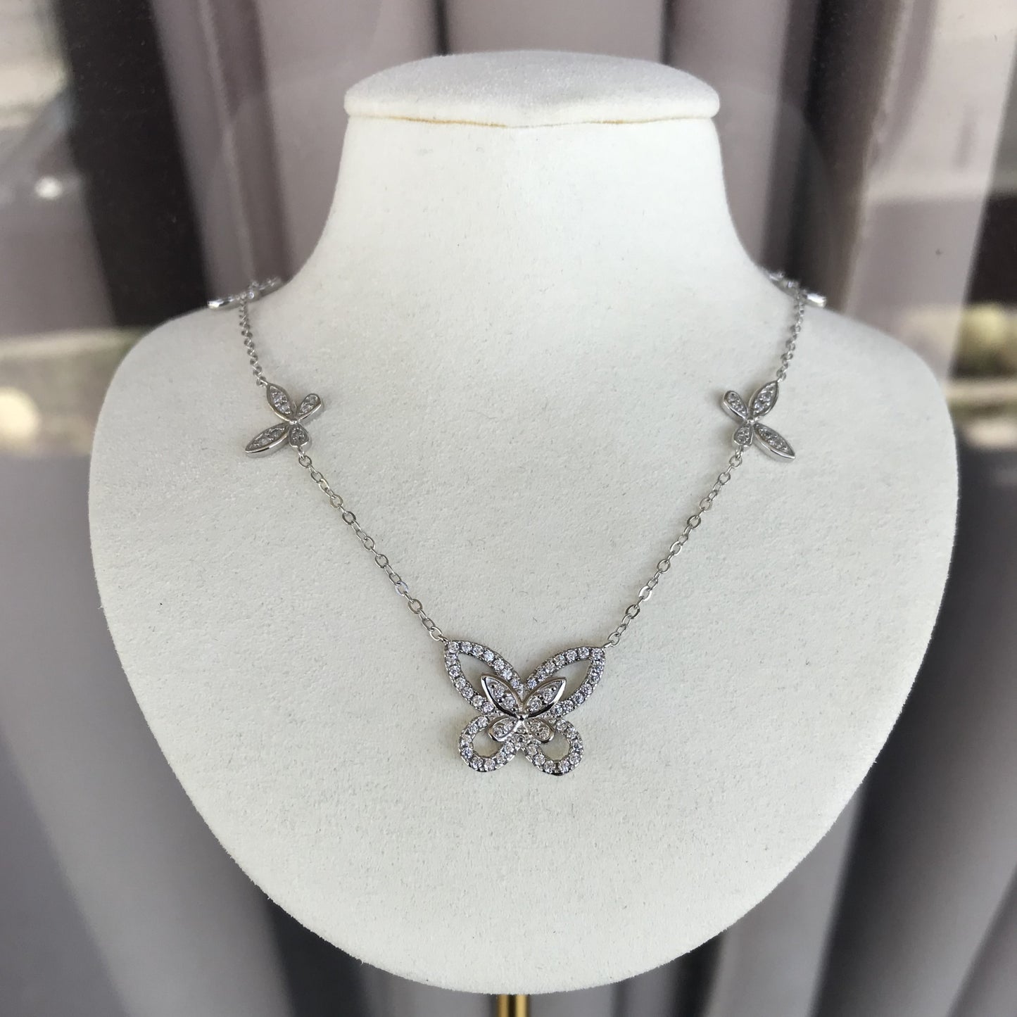 Collar White Diamond Butterfly