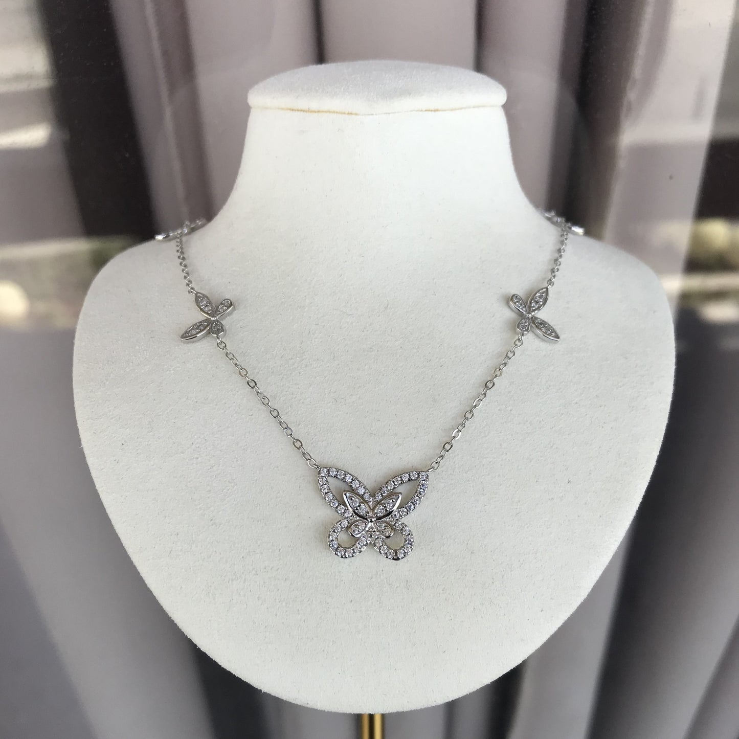 Collar White Diamond Butterfly