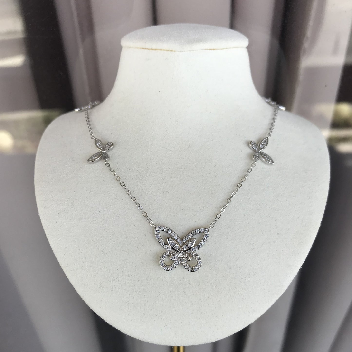 Collar White Diamond Butterfly