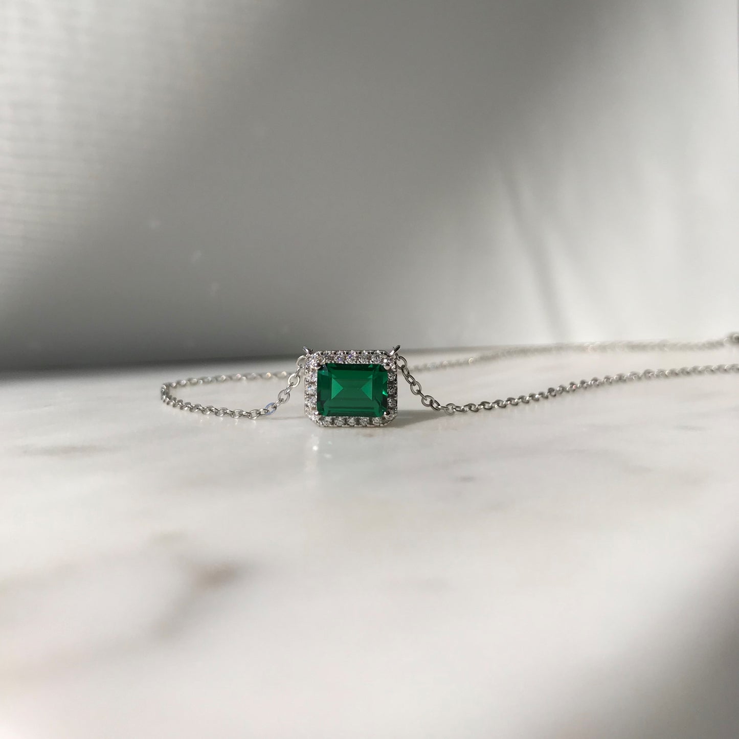 Collar Emerald SEL (Top Picks Mariana Rdz)